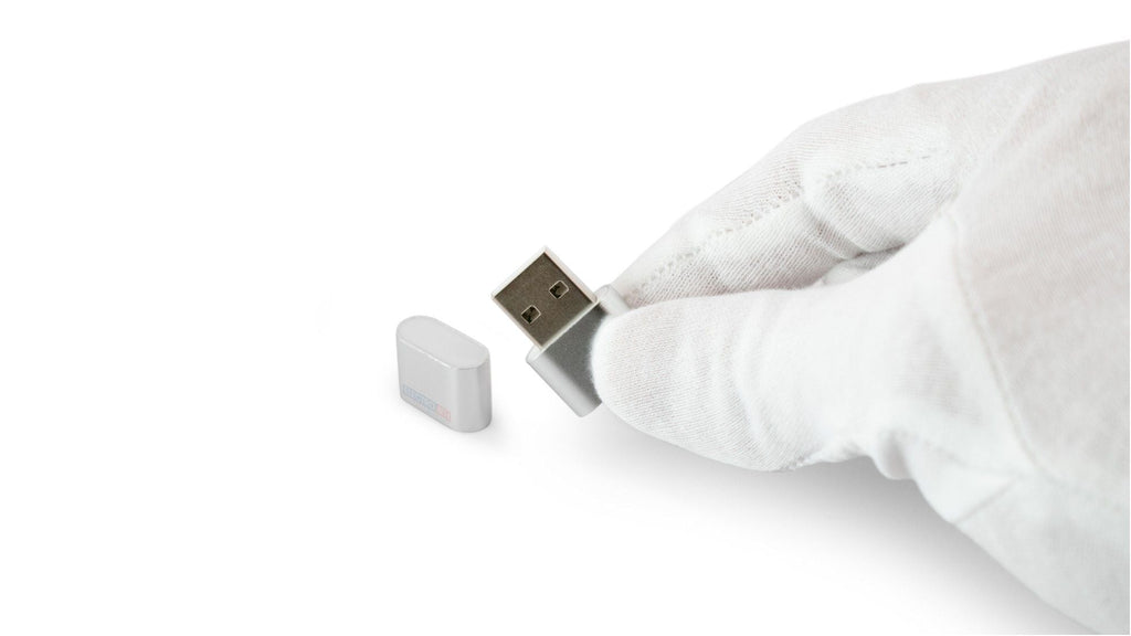 Trusty Metal Memory Card Reader for Swift Data Transfer works on PC - PowerPort Electronics