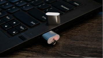 Trusty Metal Memory Card Reader for Swift Data Transfer works on PC - PowerPort Electronics
