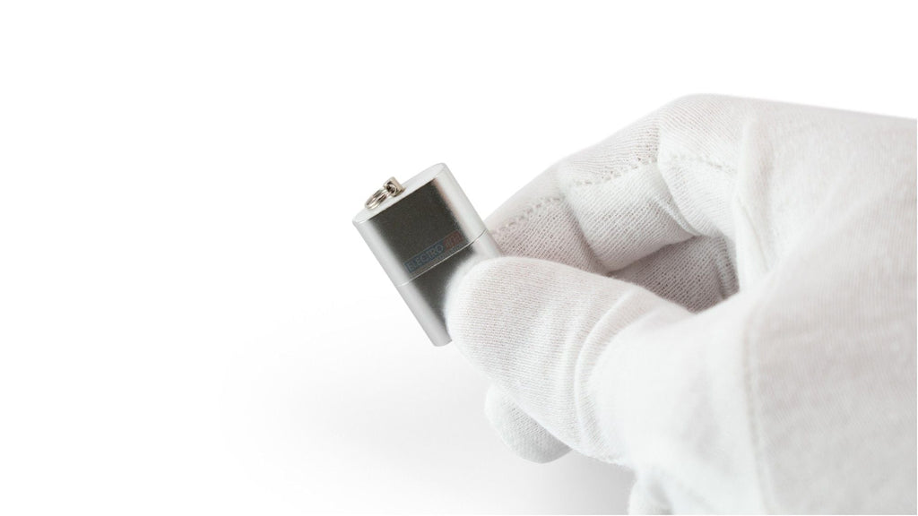Trusty Metal Memory Card Reader for Swift Data Transfer works on PC - PowerPort Electronics